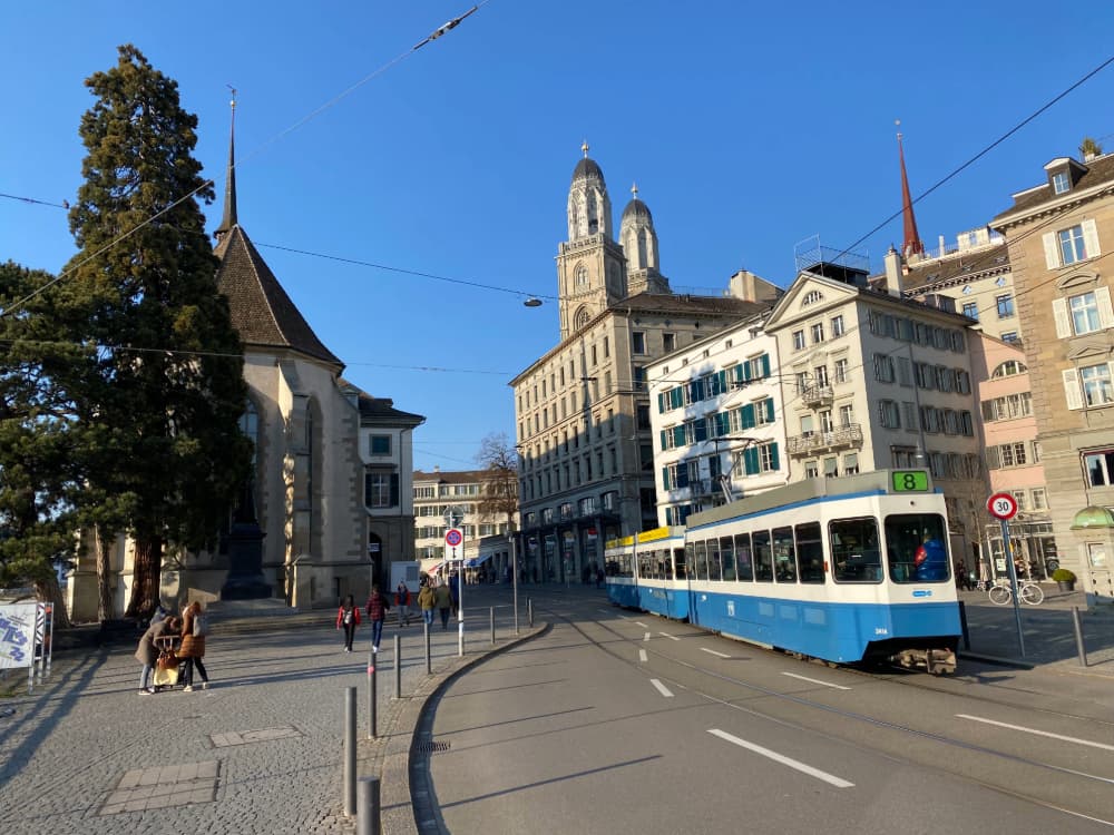 Walking Tour of the Old town of Zurich